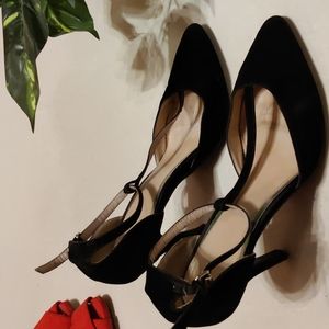 Marie Claire size 5 black heels